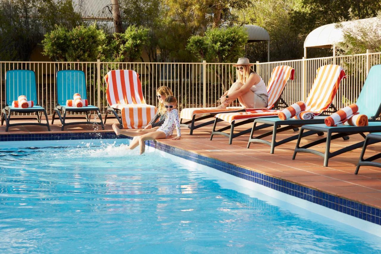 Outback Hotel Ayers Rock Exterior foto