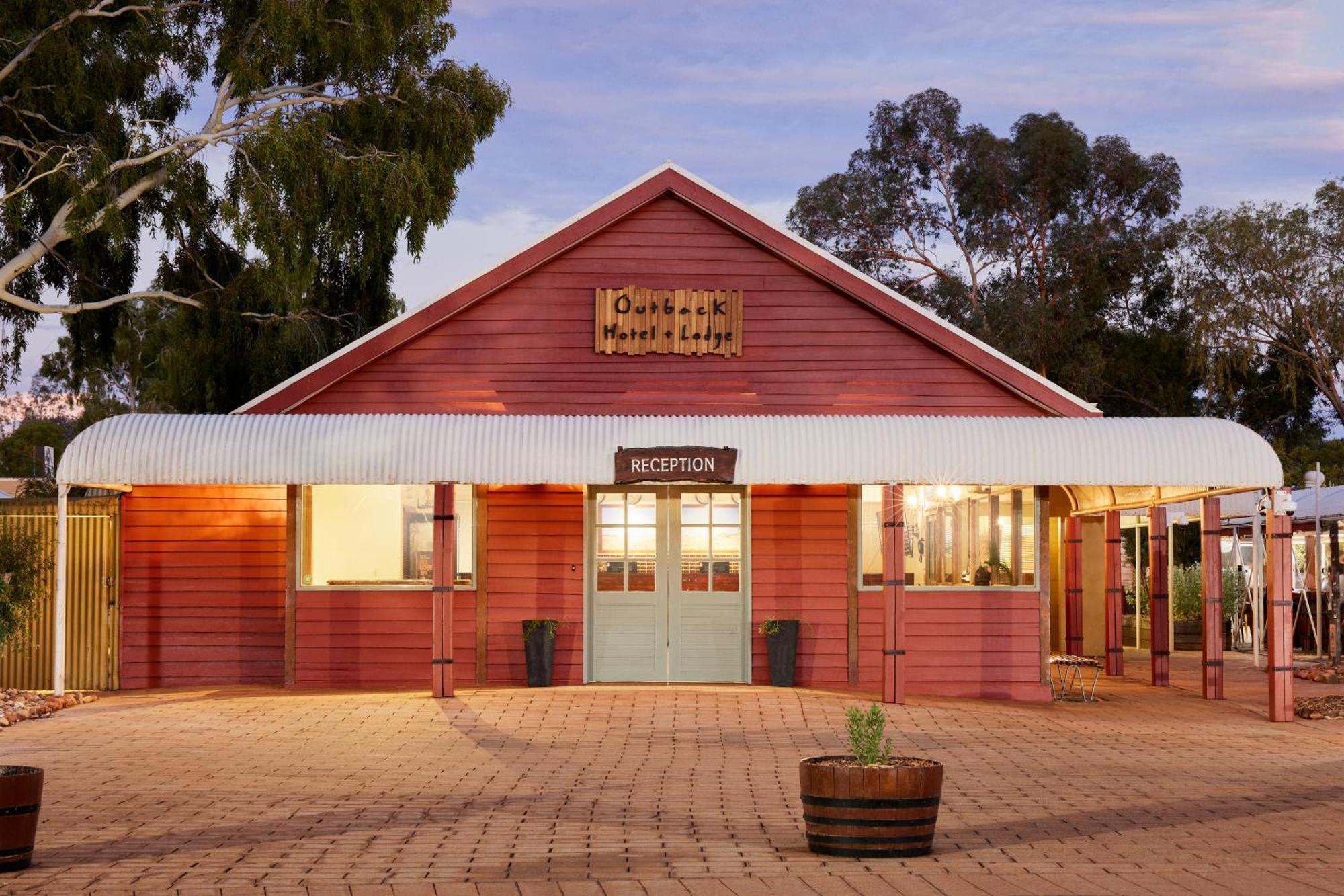 Outback Hotel Ayers Rock Exterior foto