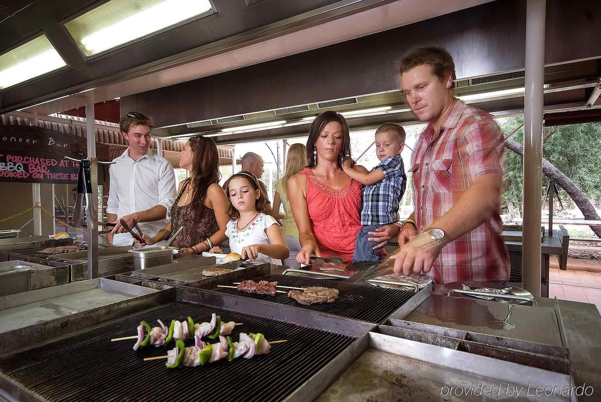 Outback Hotel Ayers Rock Restaurante foto