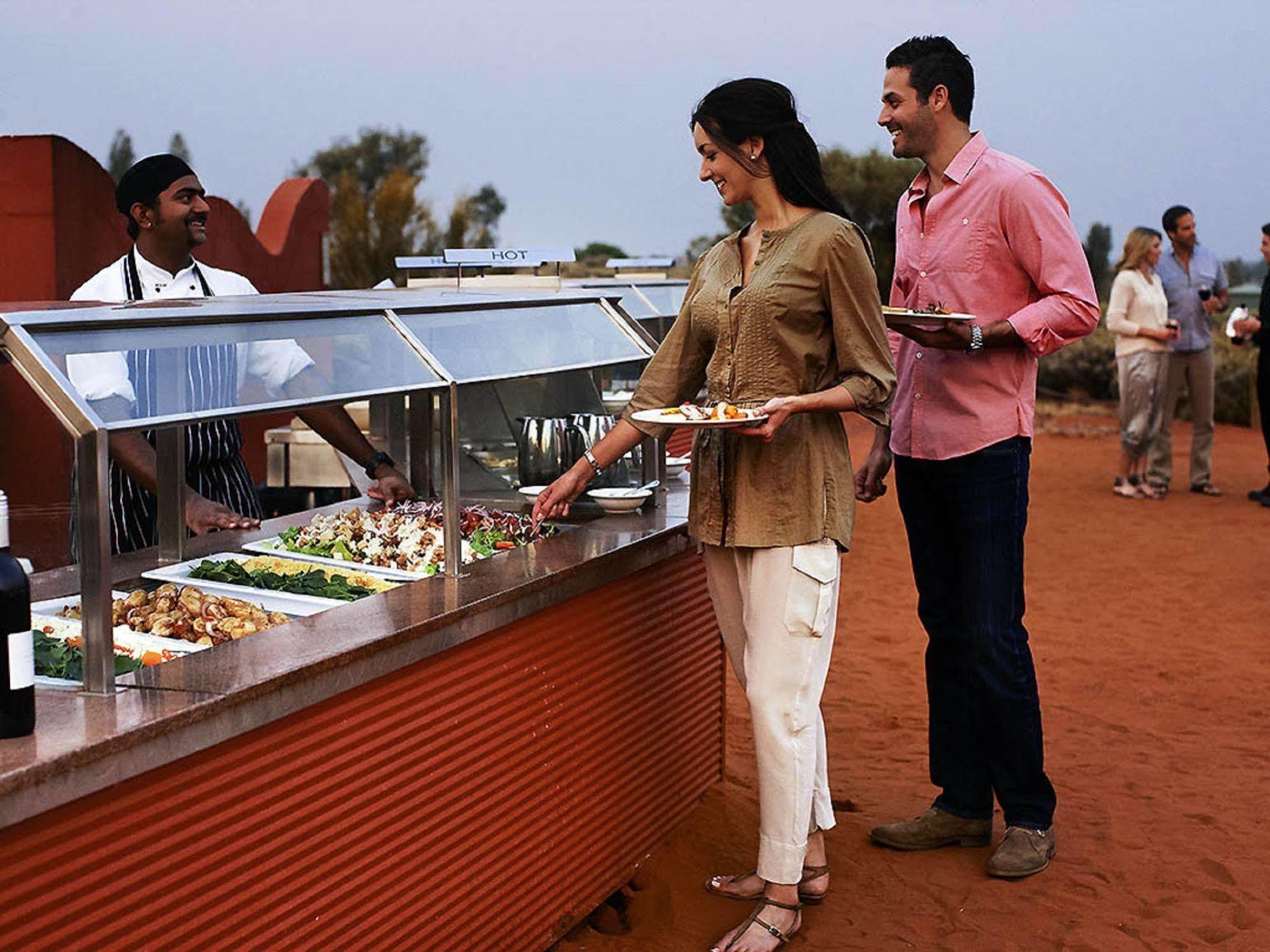 Outback Hotel Ayers Rock Exterior foto